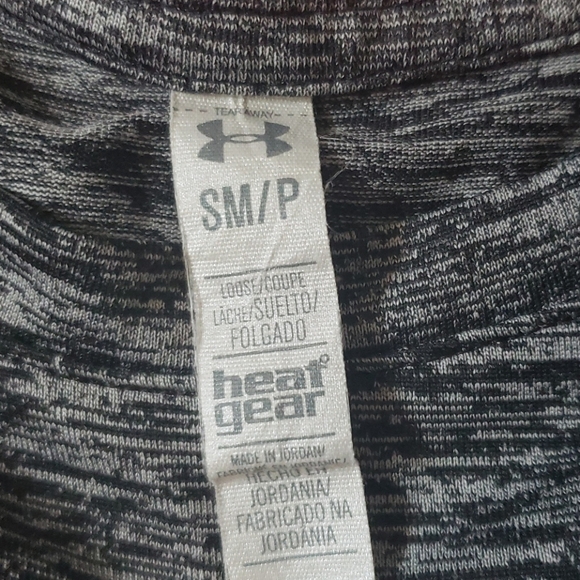 Under Armour Tshirt - Picture 2 of 3